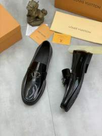 Picture of Louis Vuitton Shoes _SKULVsz38-45mnf040414208